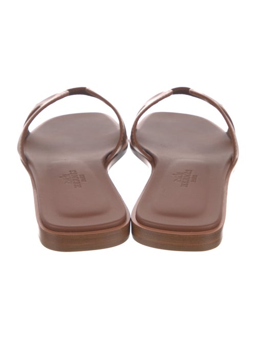 Hermès Oran H Logo Slides
