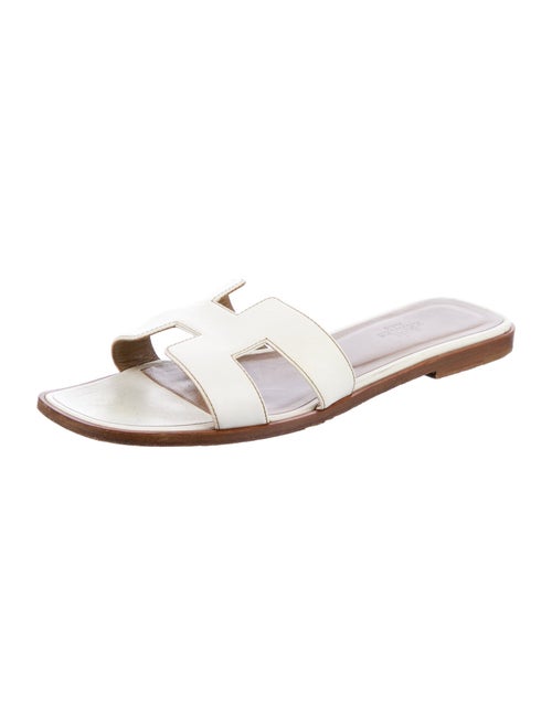 Hermès Oran H Logo Slides