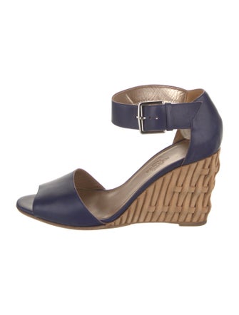 Hermès Leather Pumps