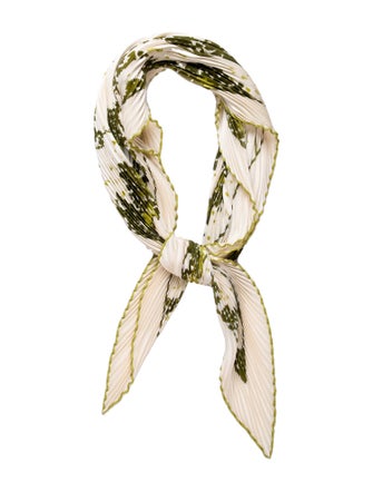 Hermès Trois Feuilles Silk Plissé Scarf