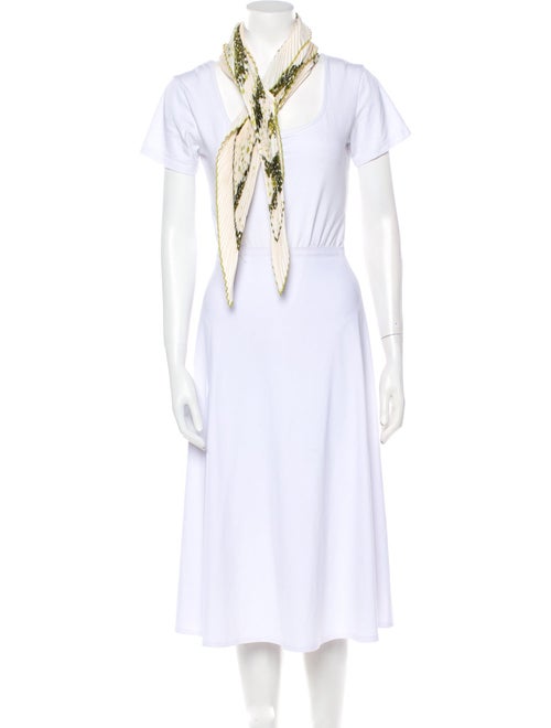 Hermès Trois Feuilles Silk Plissé Scarf