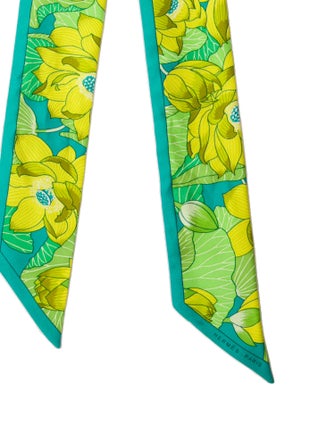 Hermès Fleurs De Lotus Silk Twilly Scarf