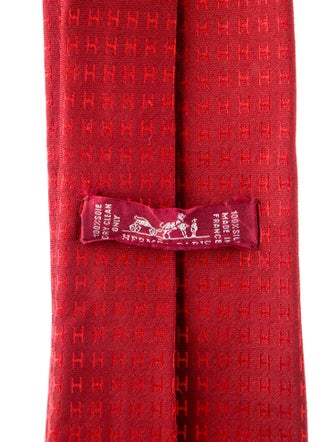 Hermès Patterned Silk Neck Tie