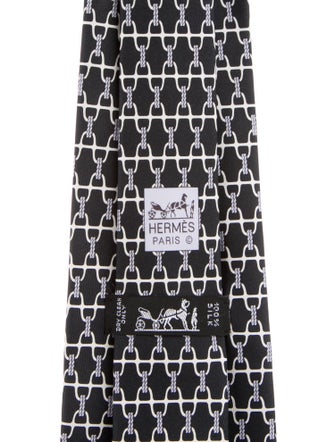 Hermès Silk Black Patterned Tie.