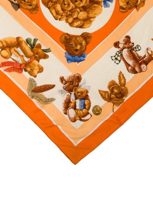 Hermès Confidents des Coeurs Cashmere Scarf