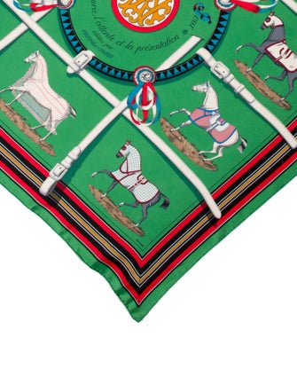 Hermès Couvertures et Tenues de Jour Silk Scarf