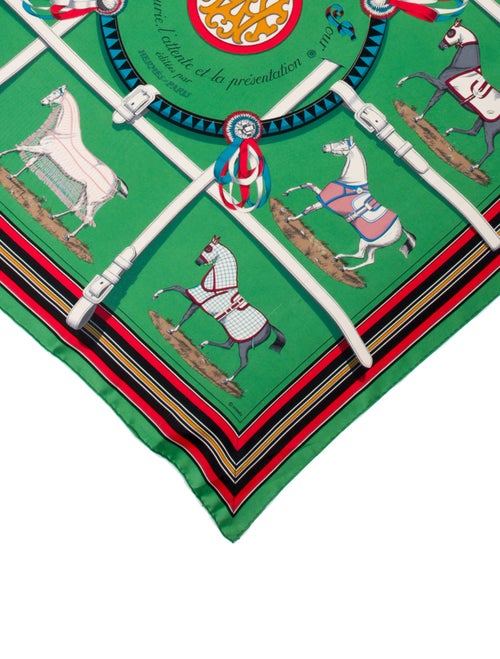 Hermès Couvertures et Tenues de Jour Silk Scarf