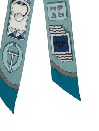 Hermès Carré en Boucles Silk Twilly Scarf