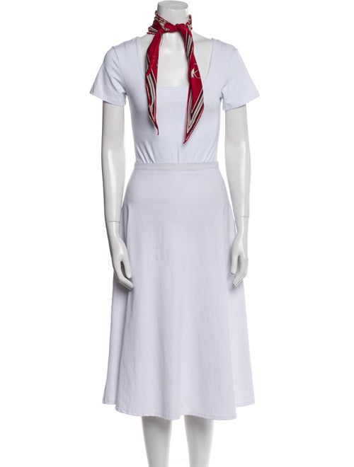 Hermès Couvertures et Tenues de Jour Silk Triangle Scarf