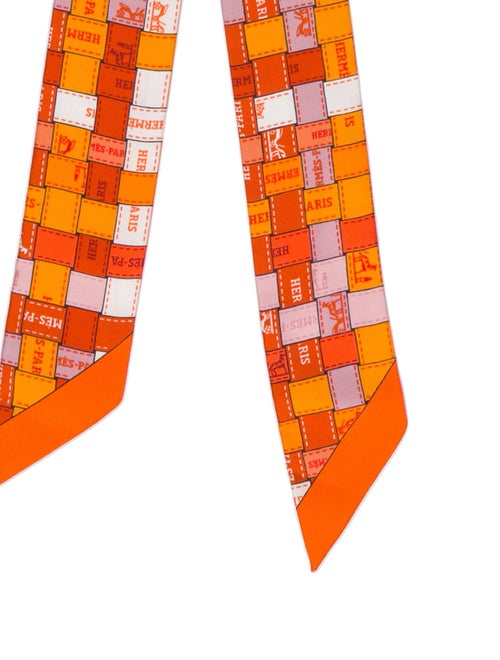 Hermès Bolduc Au Carré Silk Twilly Scarf