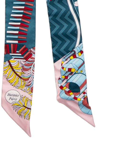 Hermès De l'Ombrelle aux Duels Silk Twilly Scarf