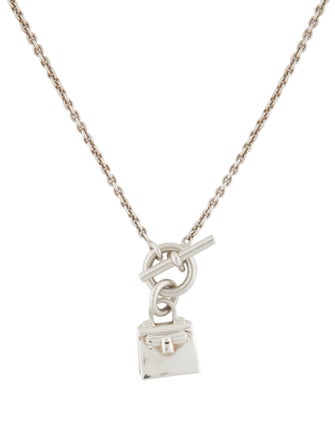 Hermès Amulette Kelly Pendant Necklace