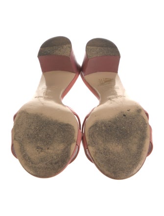 Hermès Oasis H Logo Slides