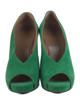 Hermès Suede Pumps