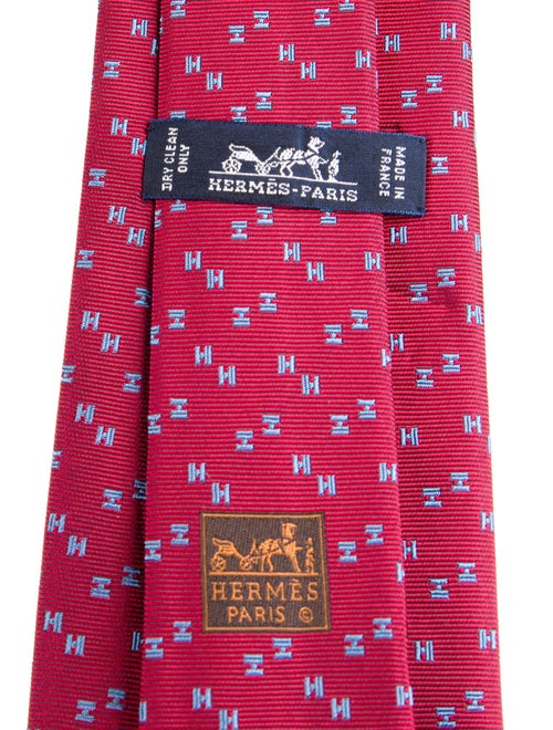 Hermès pattern silk tie