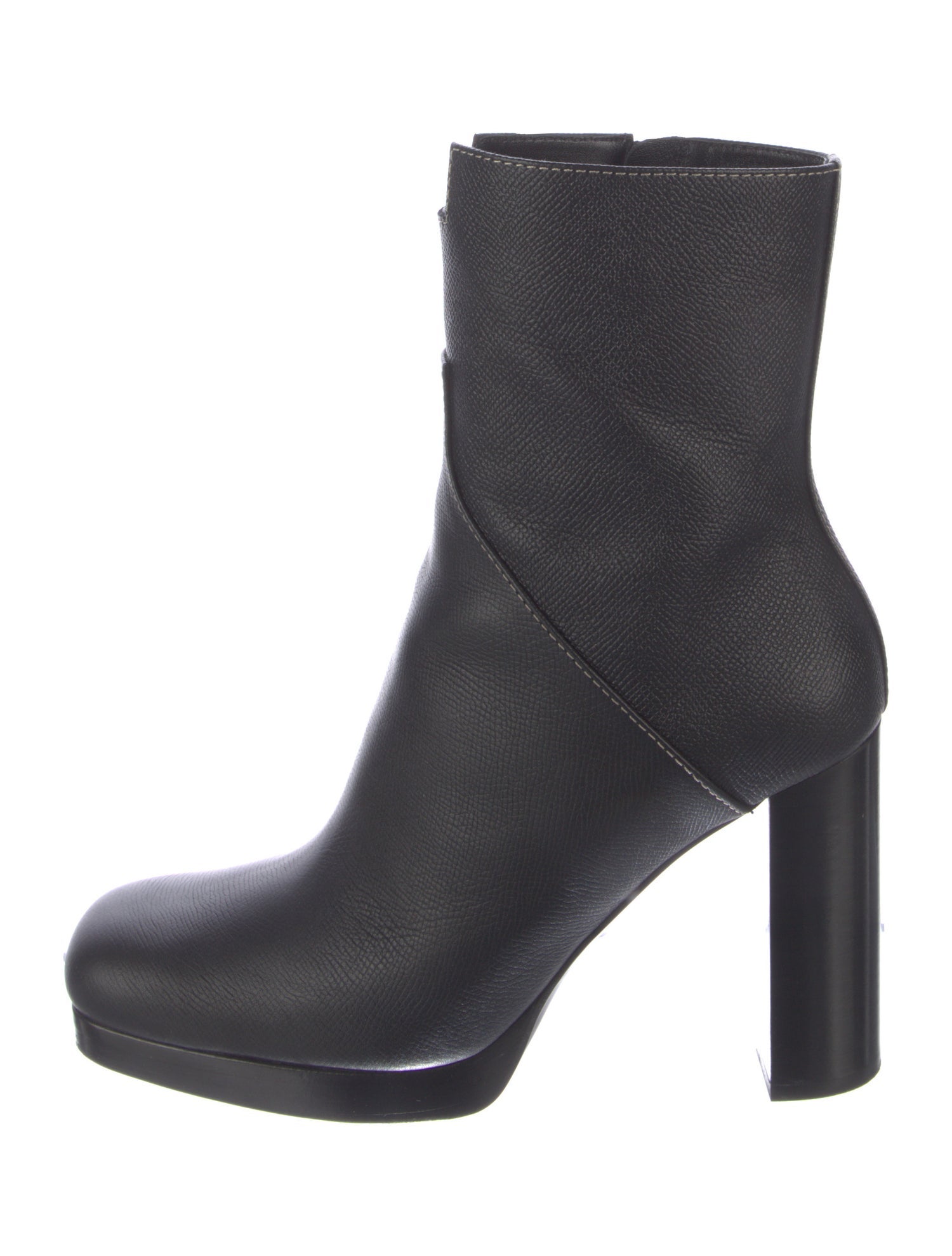 Hermès Flatteuse Leather Boots