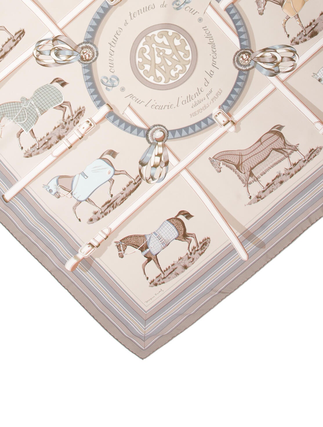 Hermès Couvertures et Tenues de Jour Silk Scarf