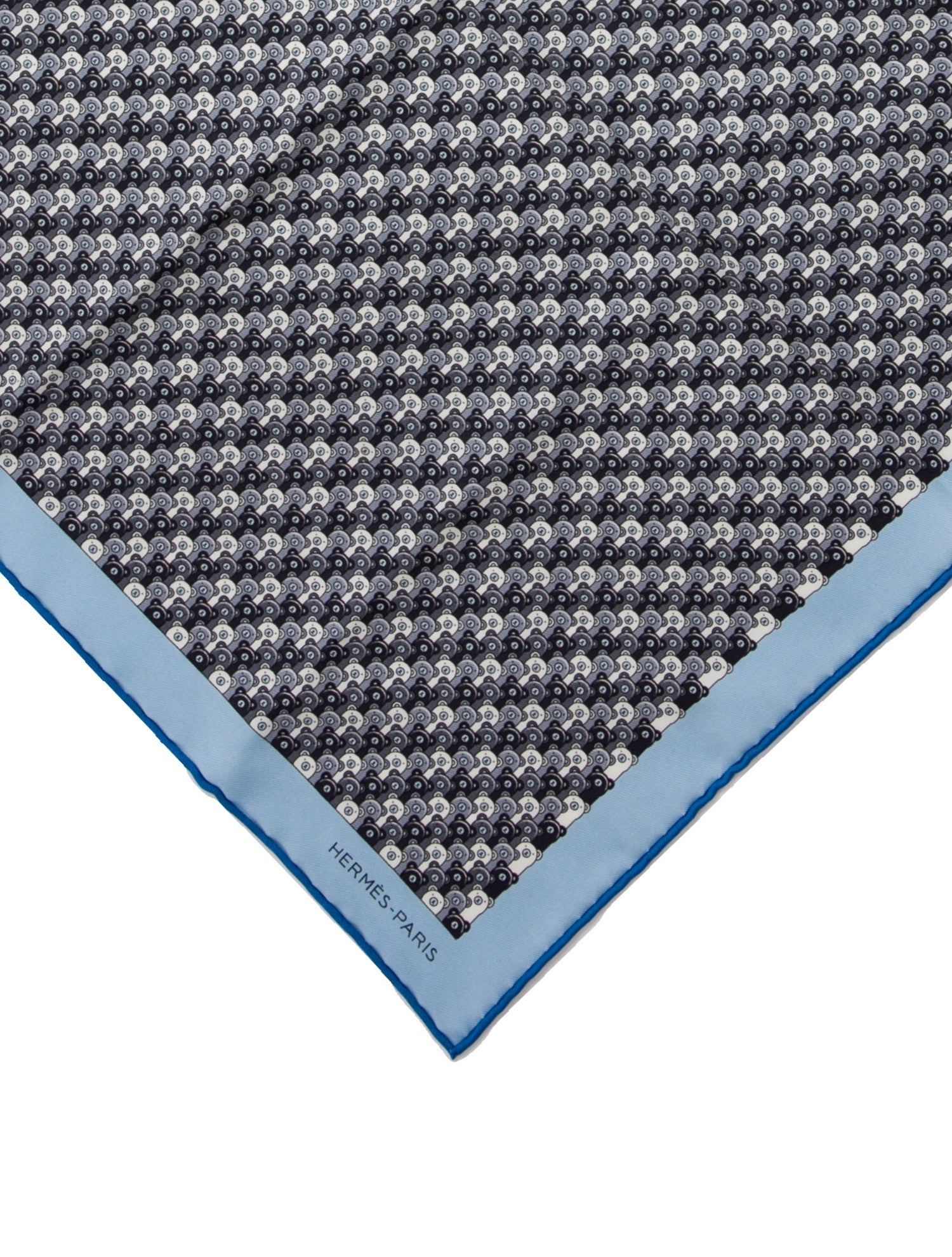 Hermès Ours au Cinema Pocket Square