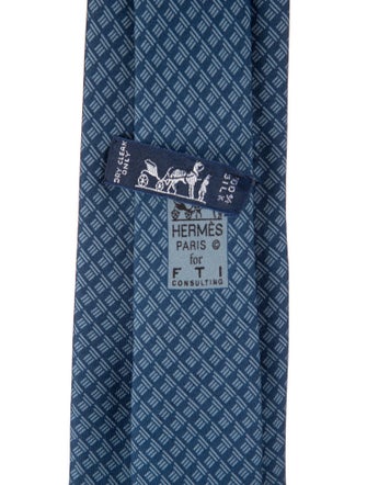 Hermès Silk Pattern Print Tie