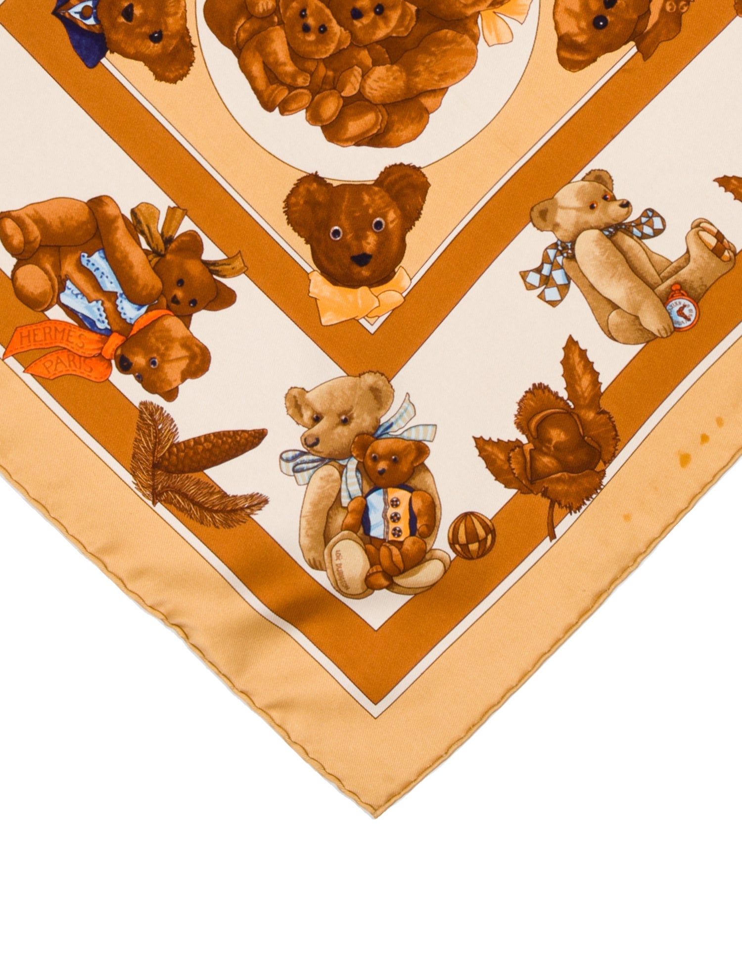 Hermès Silk Pattern Print Silk Pocket Square.