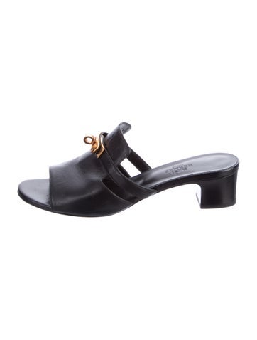 Pre-owned Hermes 2022 Giulia Slides In Black