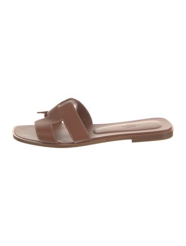 Pre-owned Hermes 2023 Oran Slides In Brown