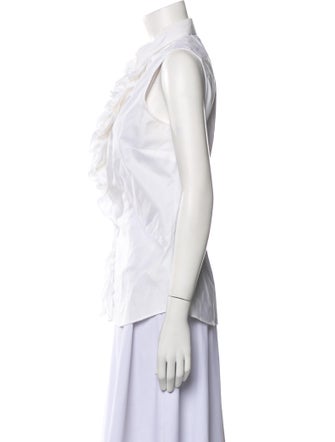 Hadleigh's Sleeveless Button-Up Top