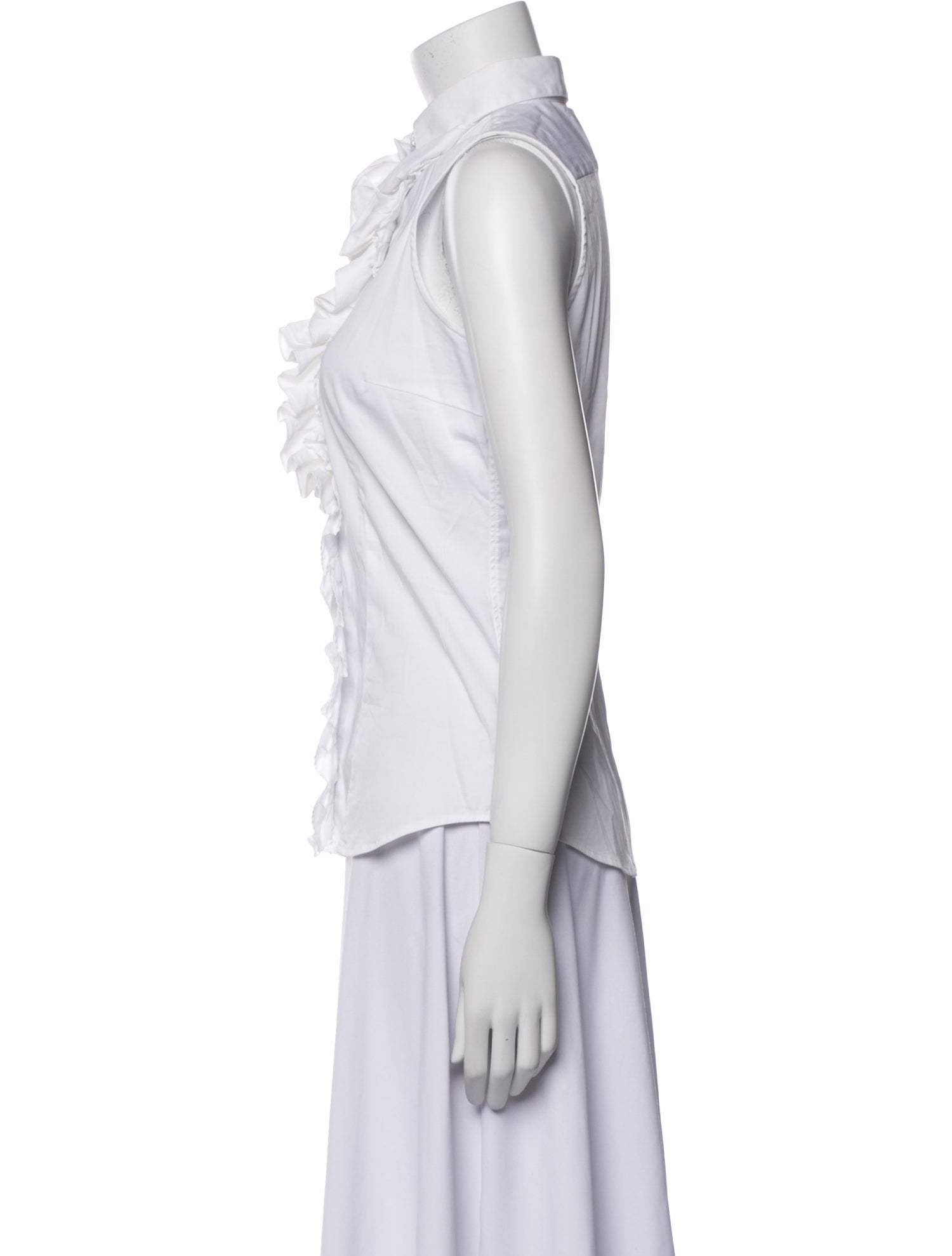 Hadleigh's Sleeveless Button-Up Top