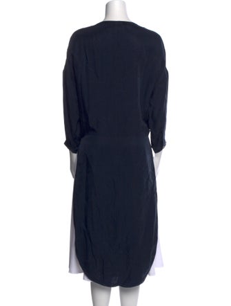 Hensely V-Neck Three-Quarter Sleeve Blouse