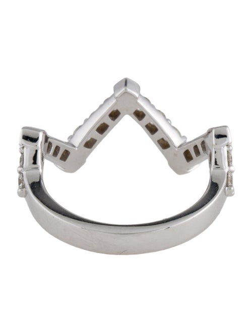 Hearts on Fire 18K Diamond Triplicity Pointed Band Ring