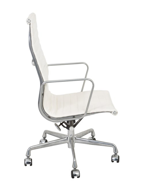 Herman Miller Eames Management Chair