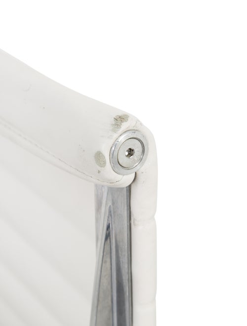 Herman Miller Eames Management Chair