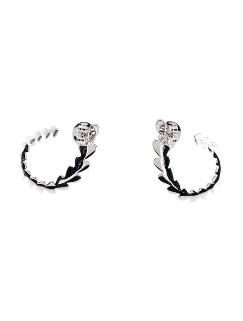 Hueb 18K Diamond Heart Curved Drop Earrings