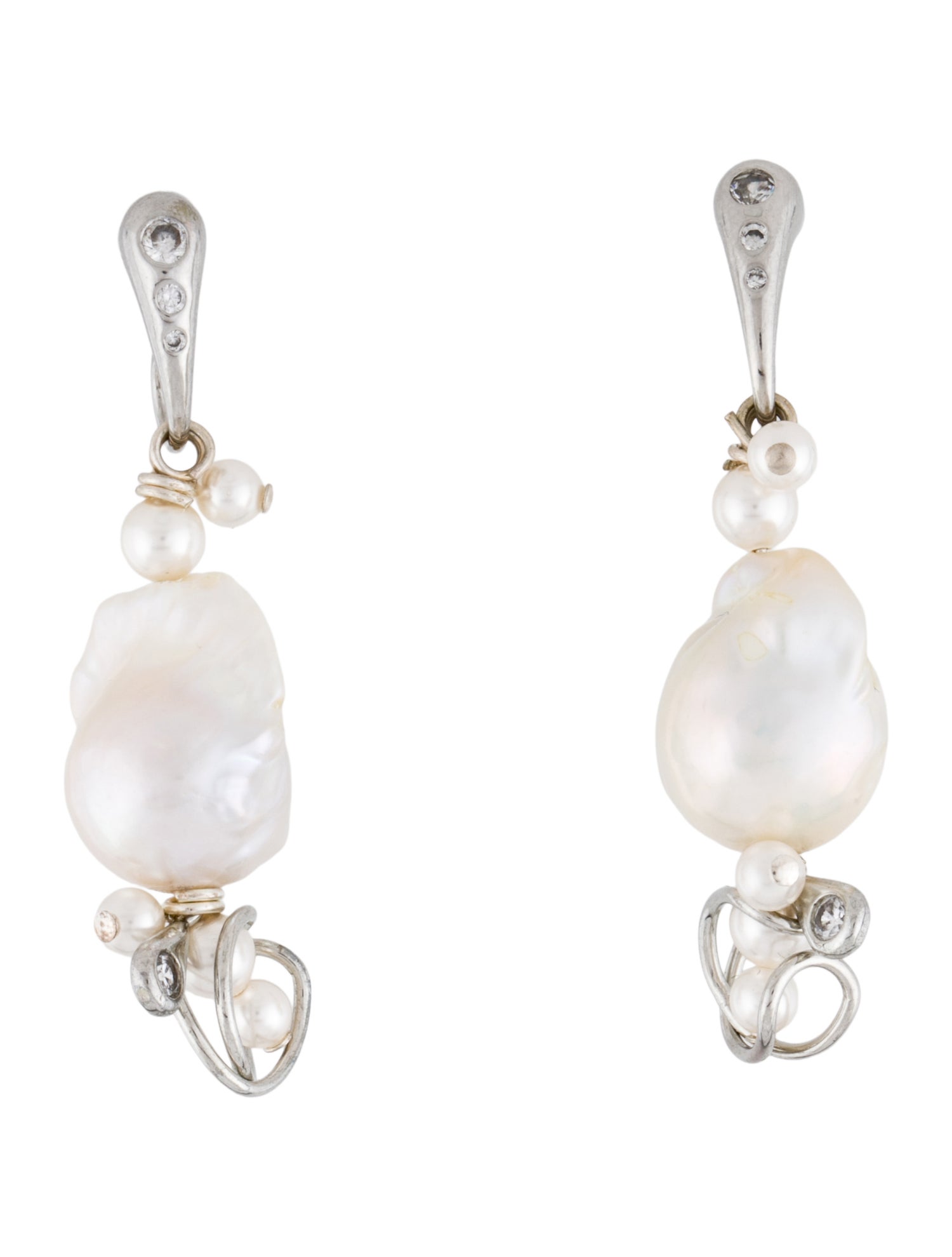 Mounser Pearl Pruina Drop Earrings