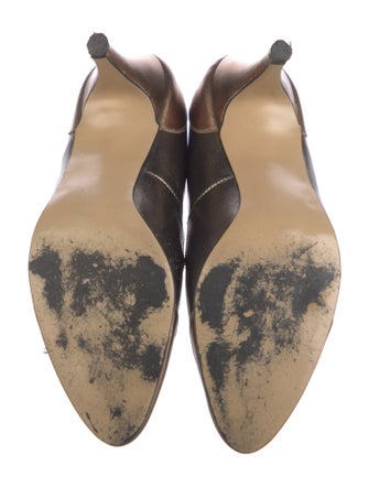 I.MAGNIN Leather Pumps