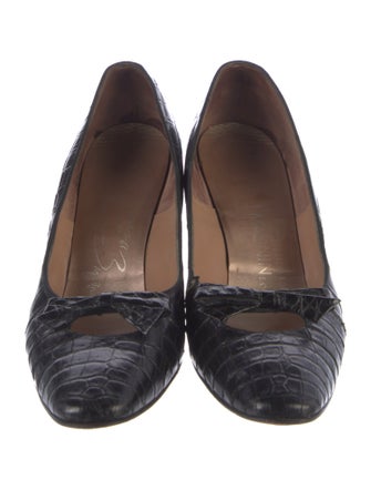 I.MAGNIN Leather Bow Accents Pumps