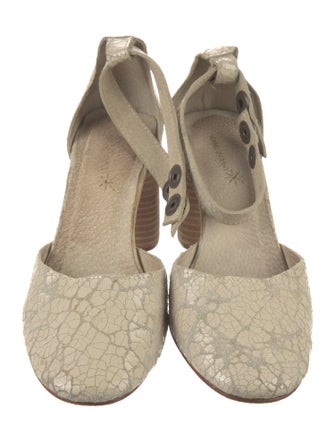 Isabel Marant Leather Crystal Embellishments D'Orsay Pumps