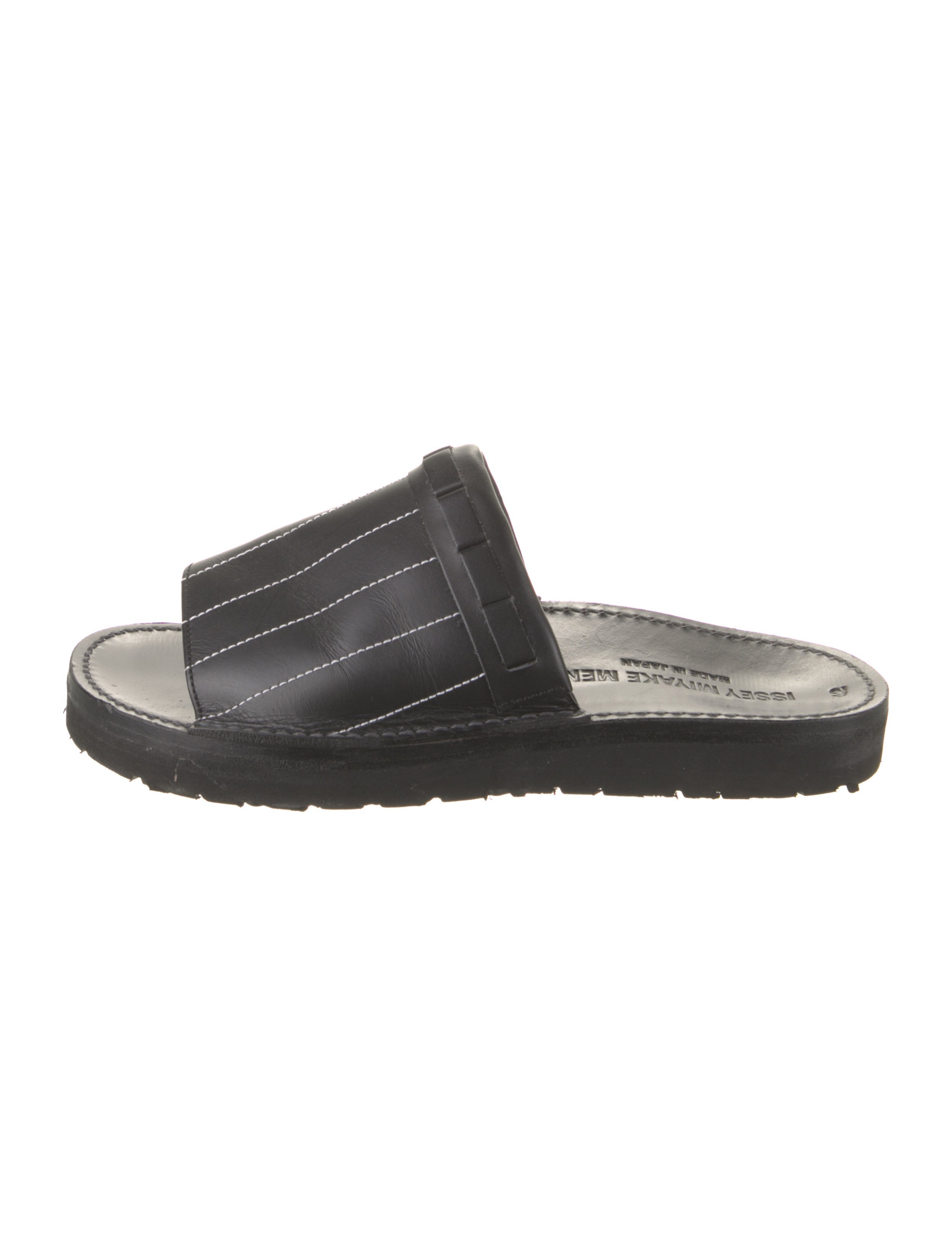 【ISSEI MIYAKE】 leather sandals black 43 Issey Miyake Leather Slides - Black Sandals, Shoes