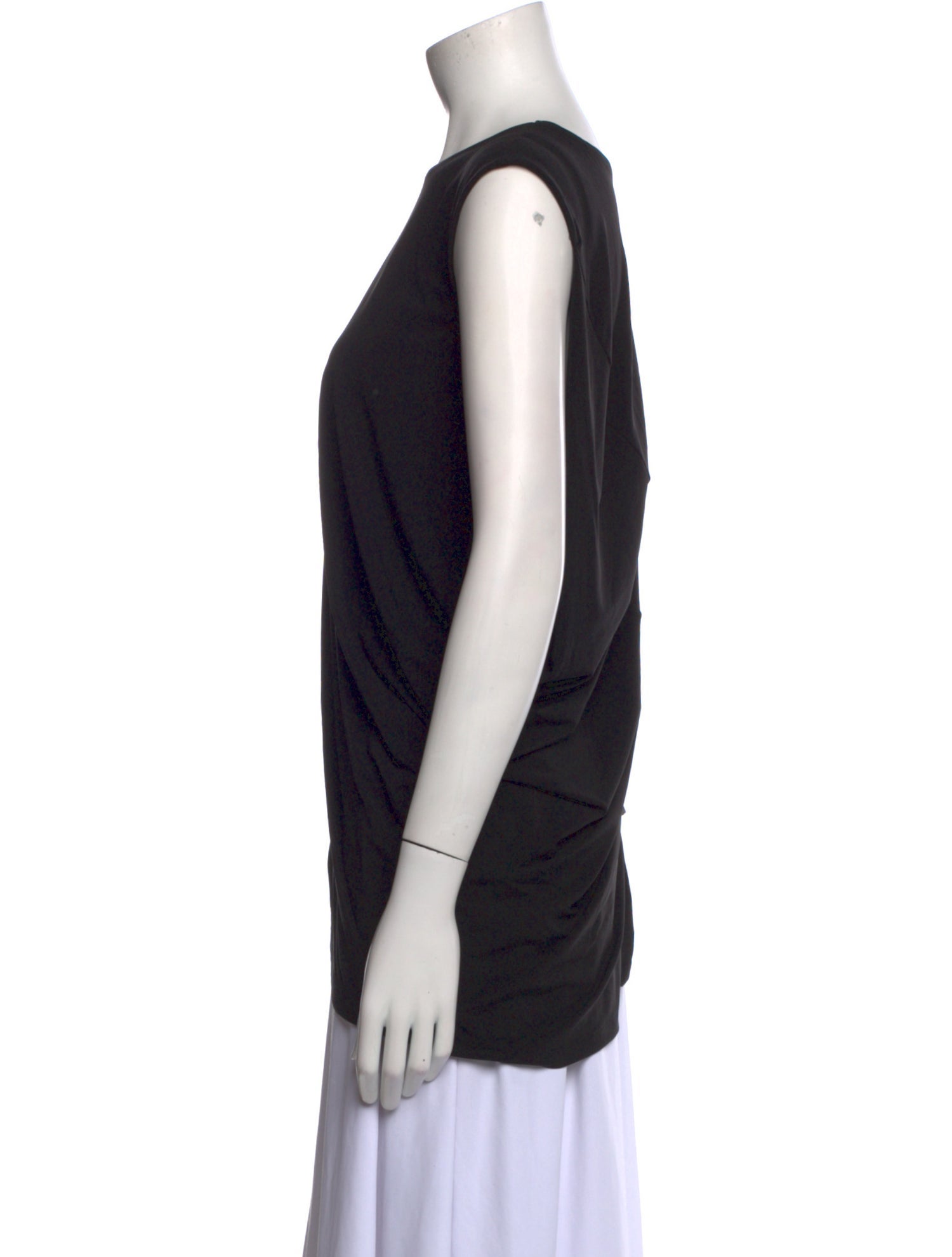 Issey Miyake Scoop Neck Sleeveless Top