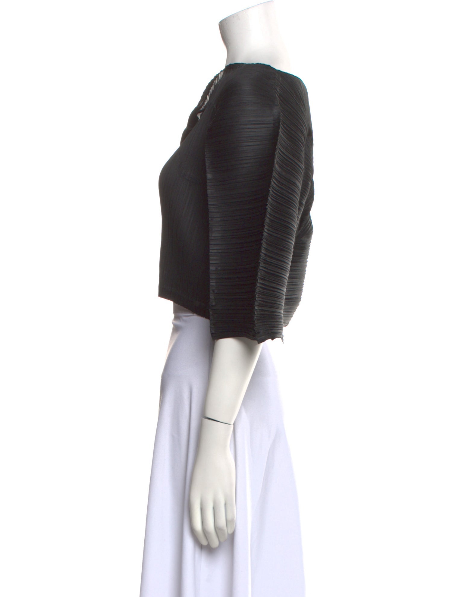 Issey Miyake V-Neck Three-Quarter Sleeve Crop Top