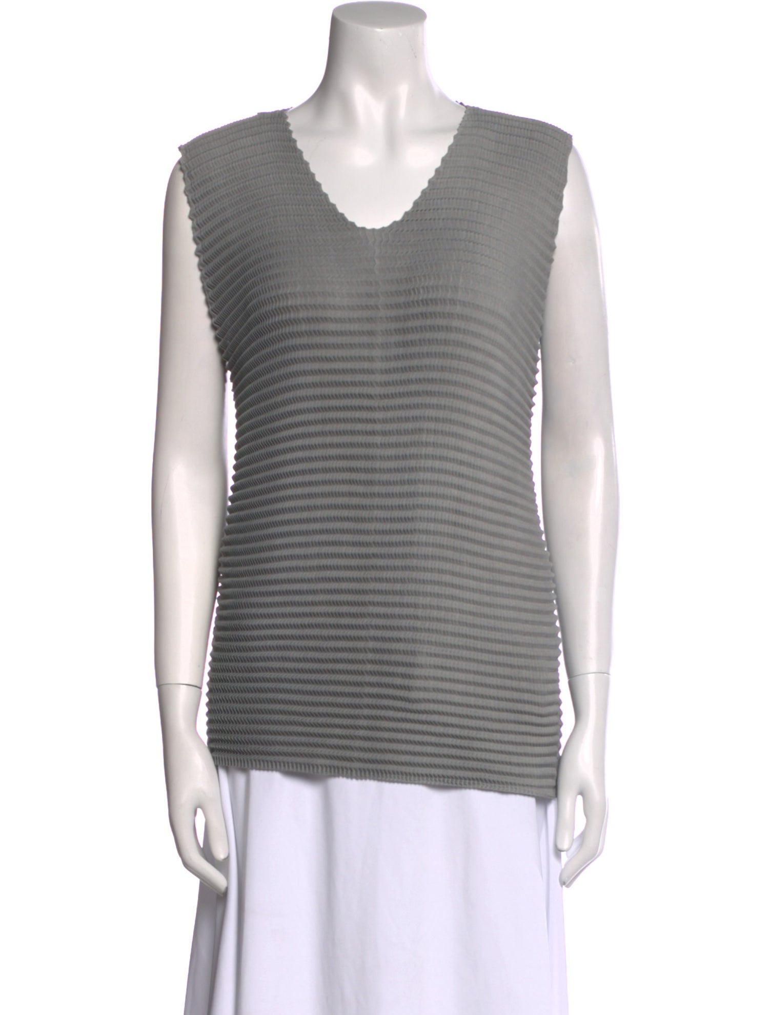 Issey Miyake V-Neck Sleeveless Top