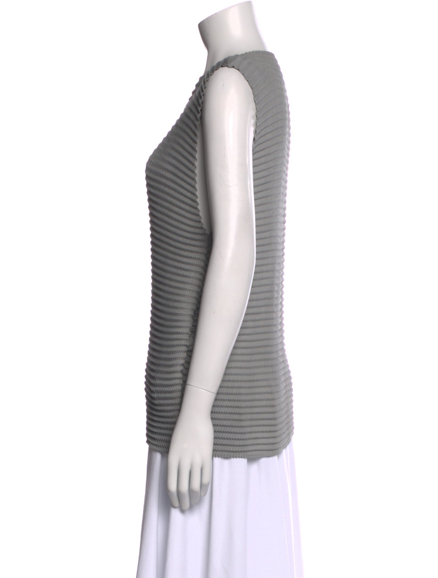 Issey Miyake V-Neck Sleeveless Top