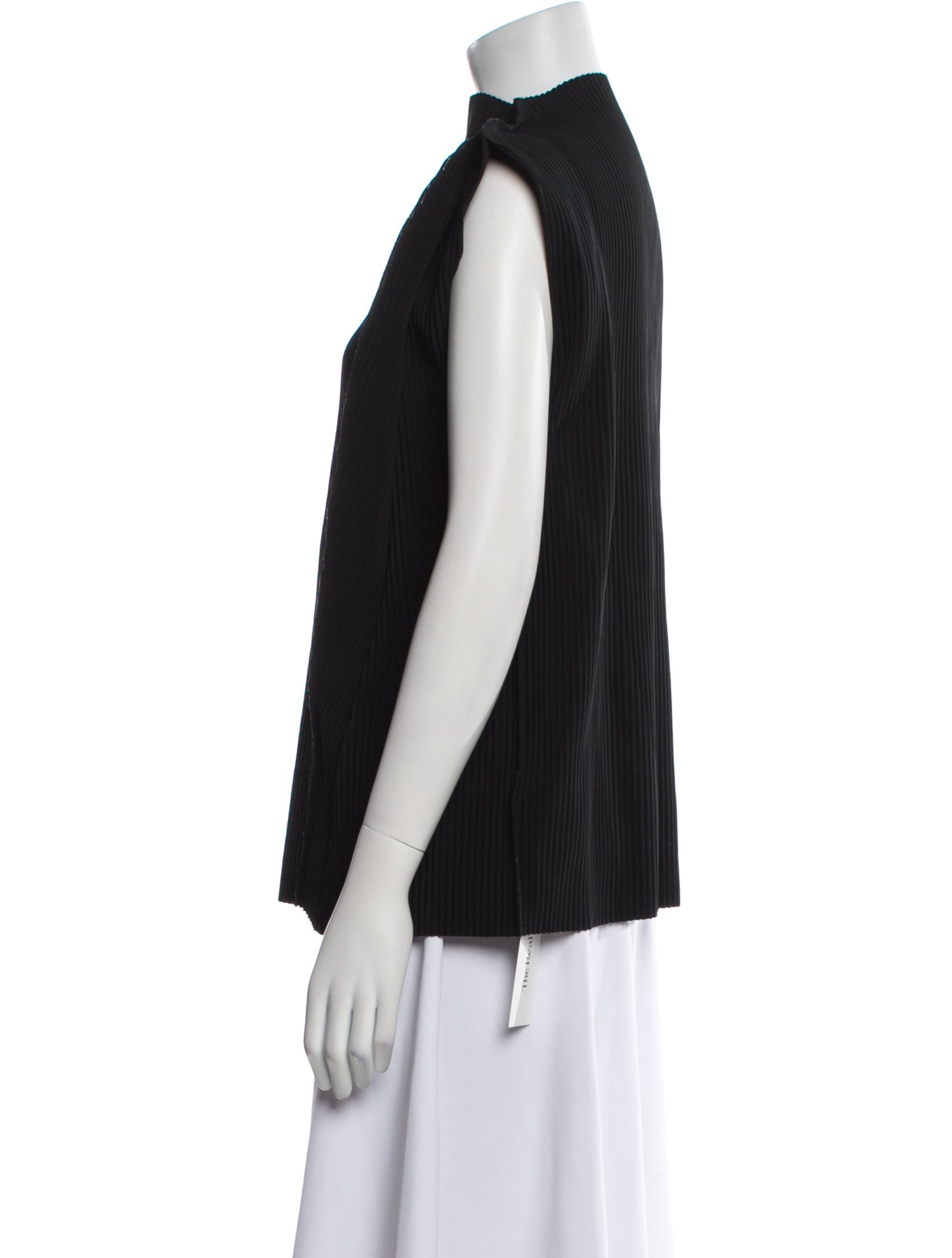 Issey Miyake Me Bateau Neckline Sleeveless Blouse