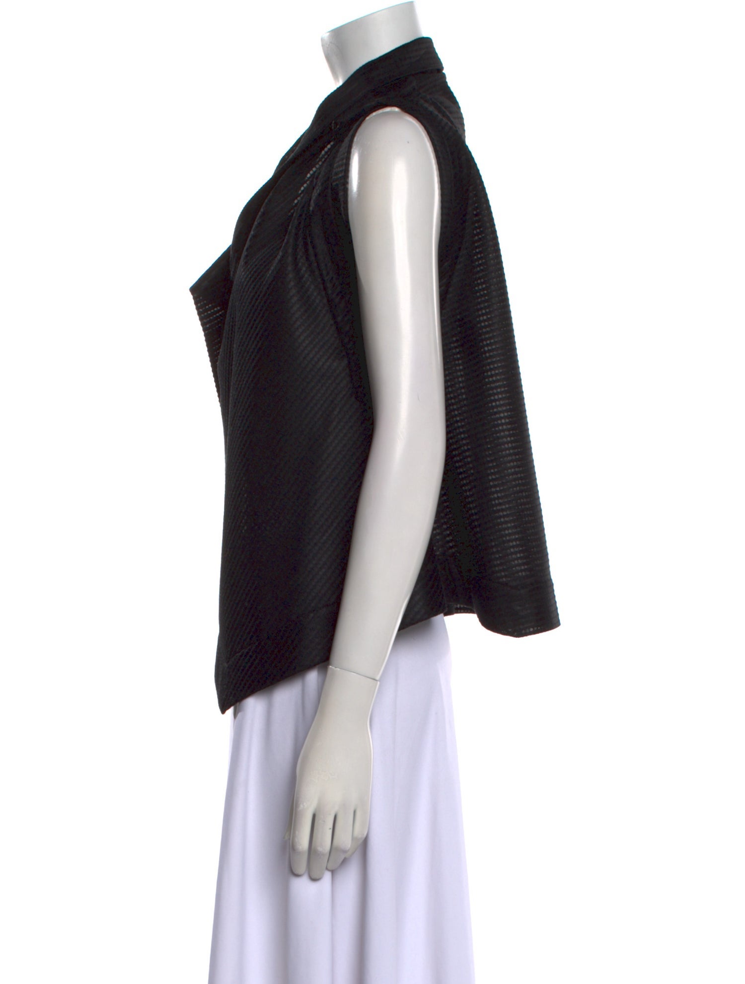 Issey Miyake V-Neck Sleeveless Top