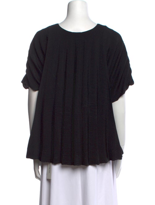 Issey Miyake Scoop Neck Short Sleeve T-Shirt