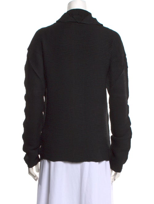 Issey Miyake Long Sleeve Button-Up Top
