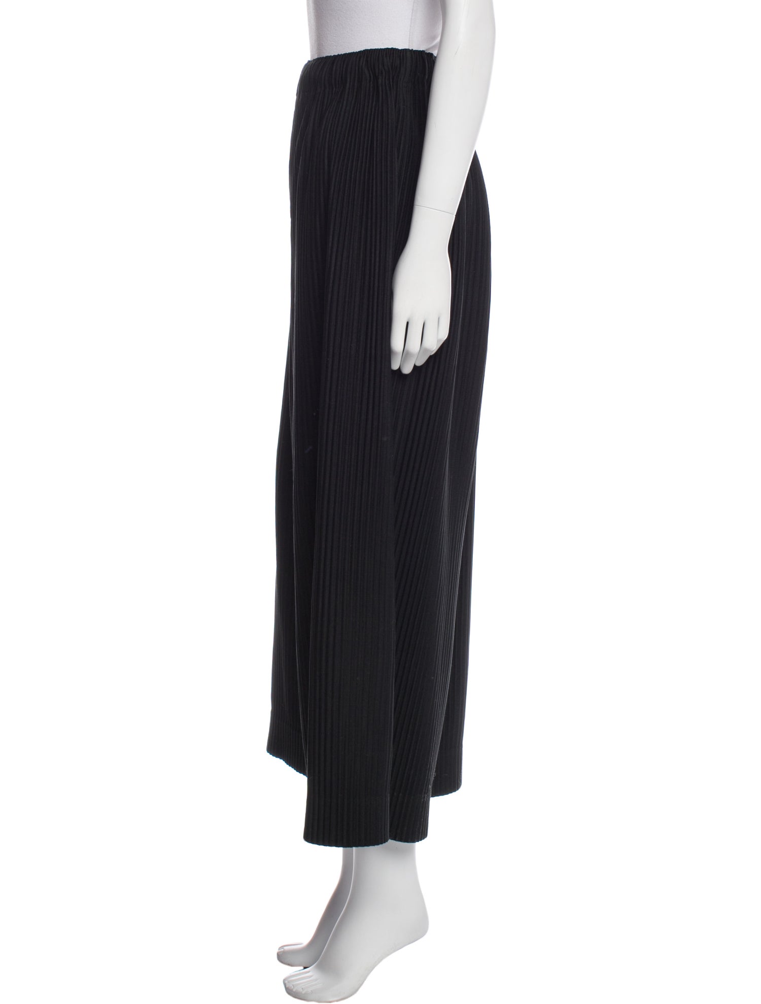 HOMME PLISSÉ ISSEY MIYAKE Pants