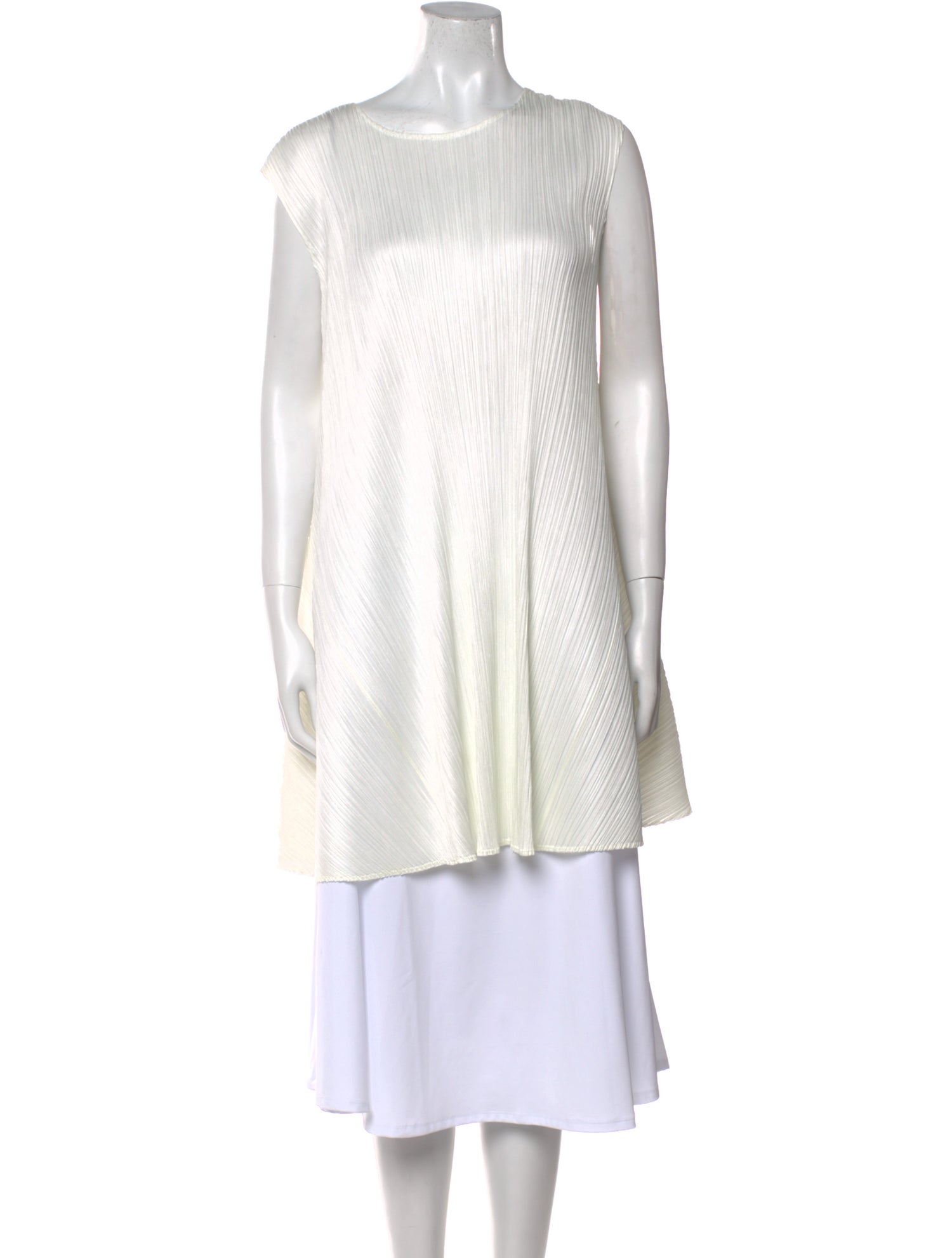 Issey Miyake Scoop Neck Sleeveless Tunic