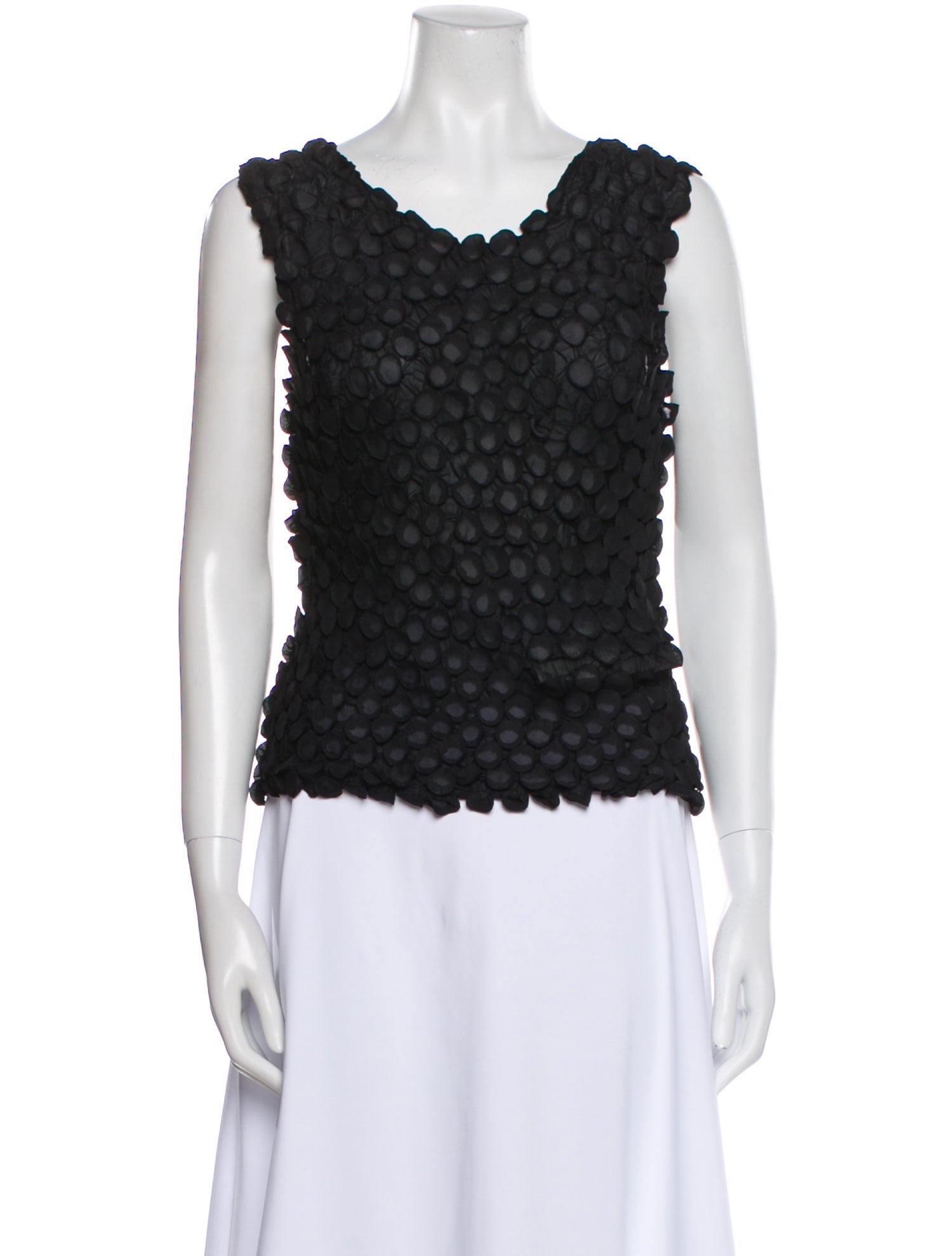 Issey Miyake Scoop Neck Sleeveless Top