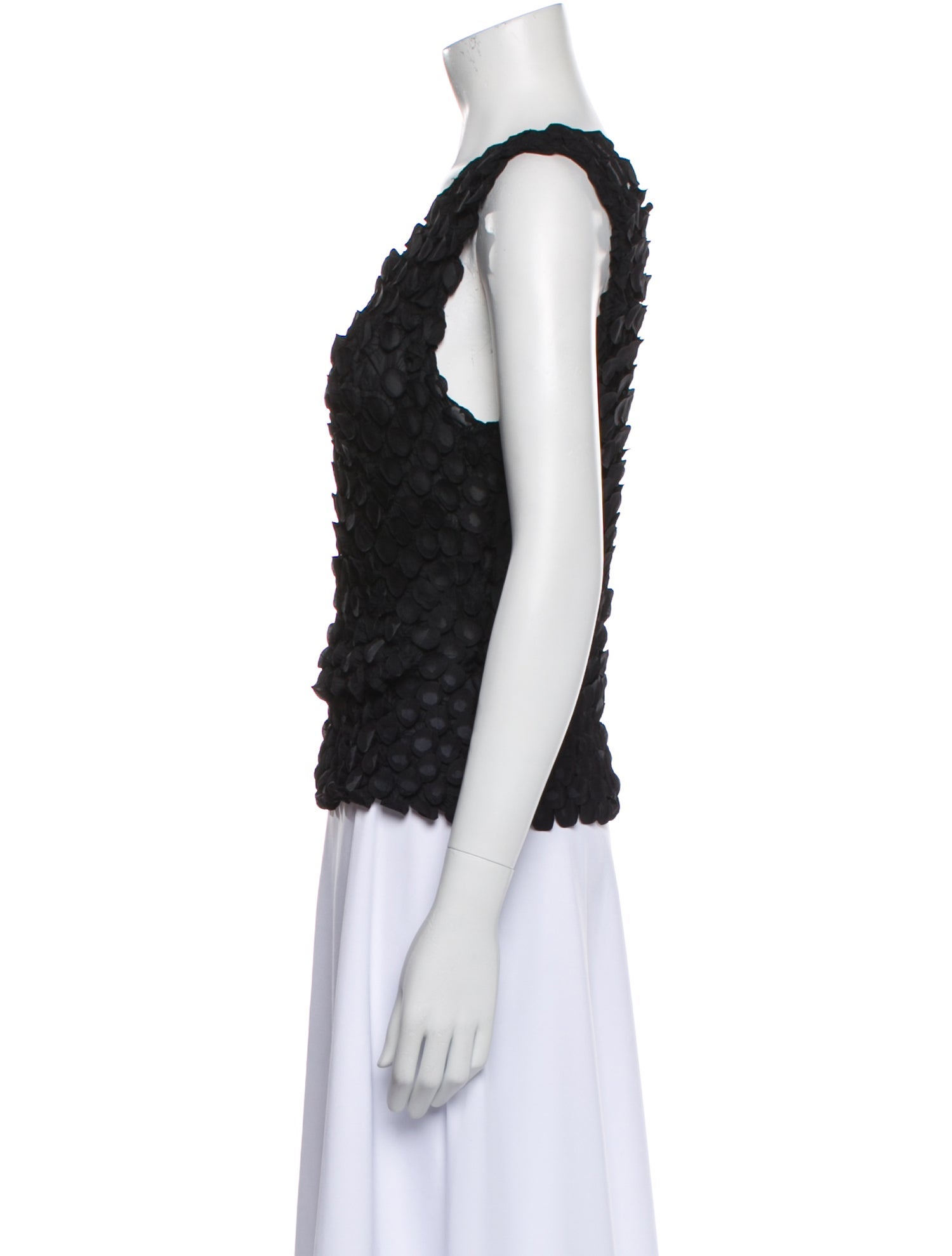 Issey Miyake Scoop Neck Sleeveless Top